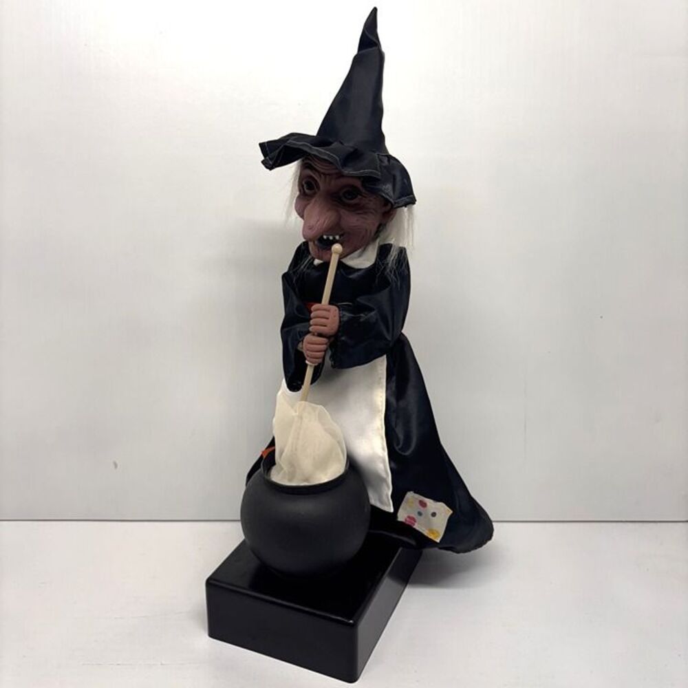 Vtg Animated Witch Stirring Cauldron Pot Halloween Decoration Figure - Untested - Picture 2 of 11